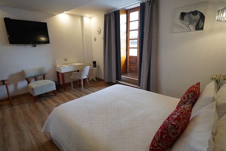 Room 32 of 106