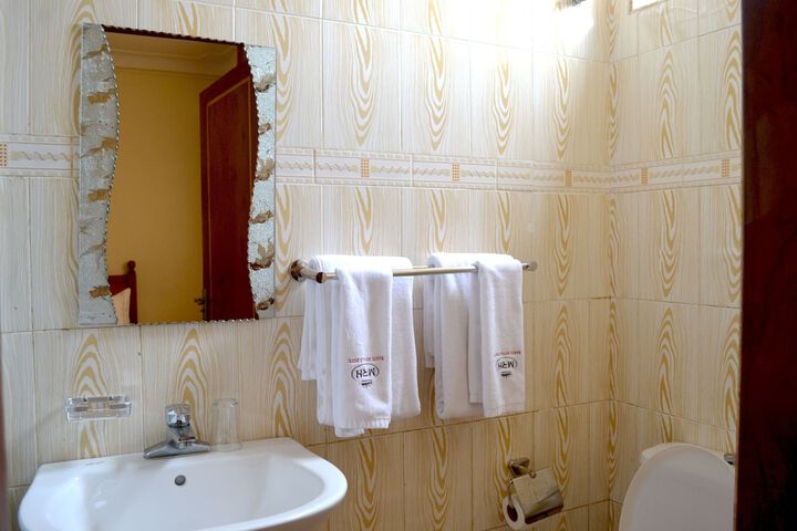 Room 33 of 61