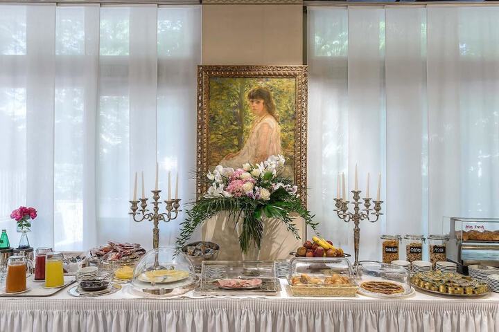 Dining Photos