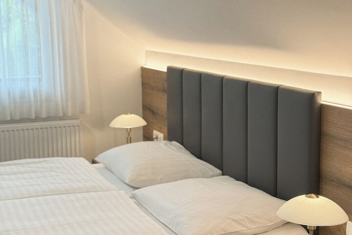 Room 3 of 70