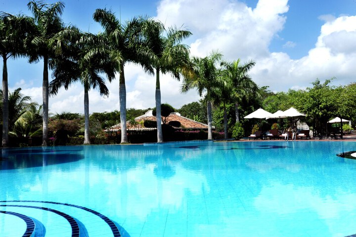 Pool Hotel