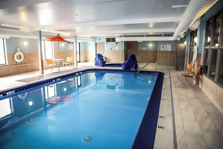 Pool 20 of 52