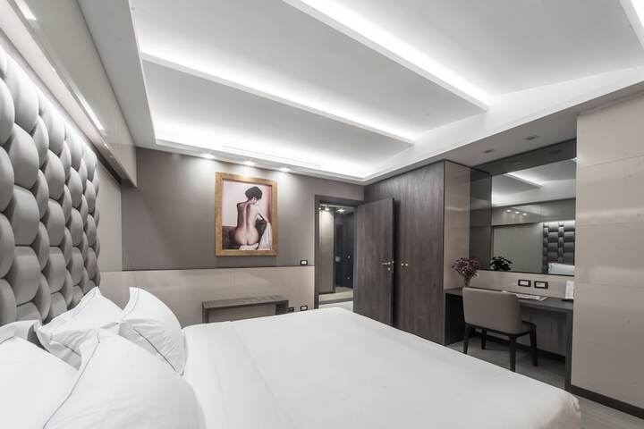 Room 6 of 68