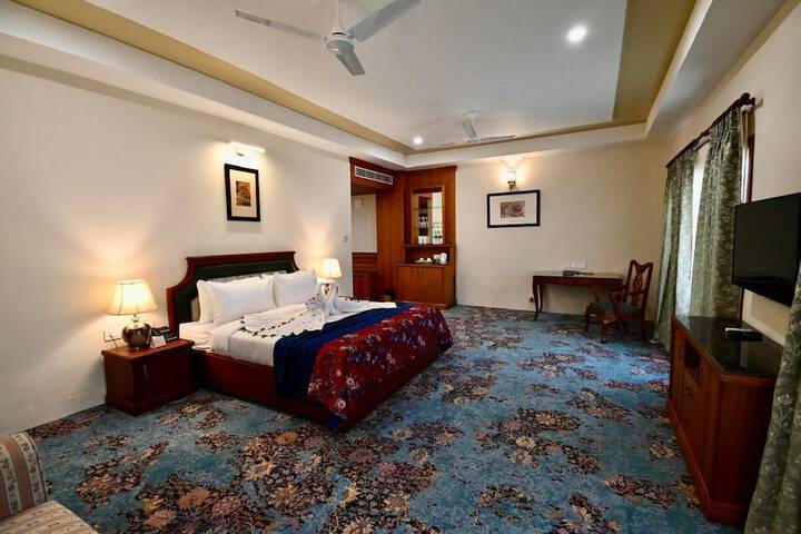 Room 28 of 181