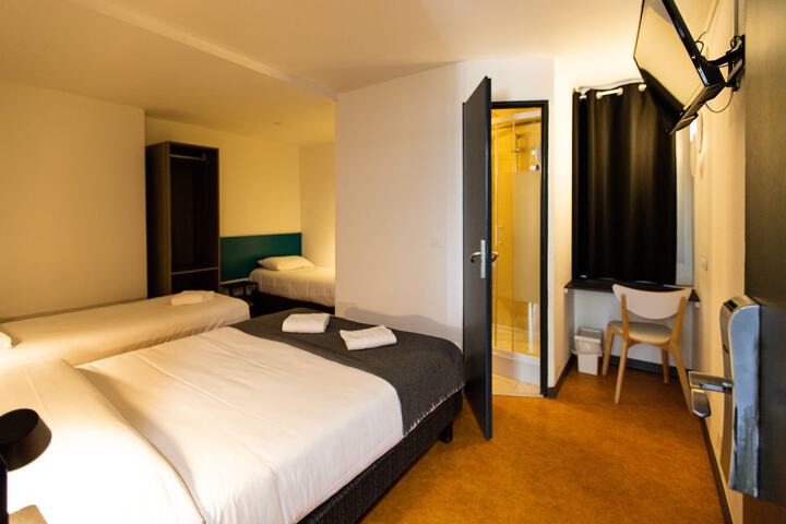 Room 15 of 39