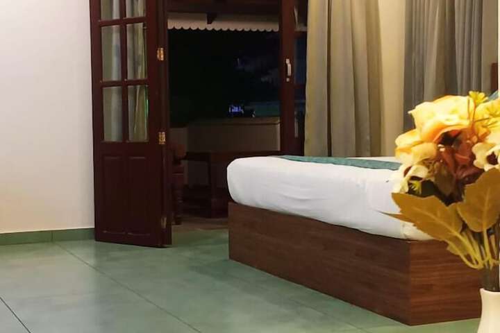 Room 6 of 39