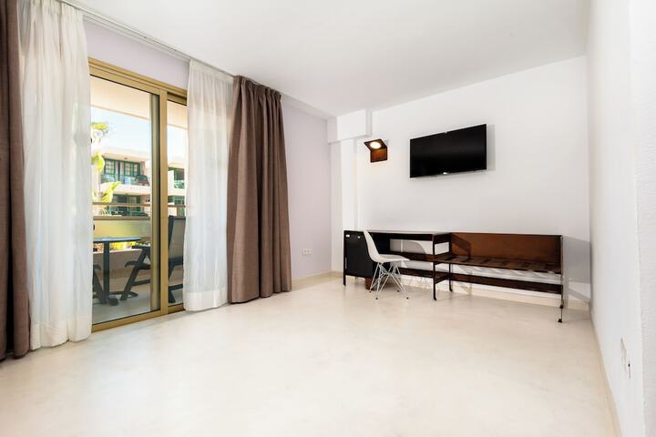 Room 17 of 46