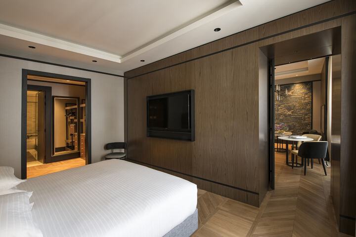 Room 21 of 131