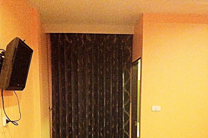 Room 3 of 5