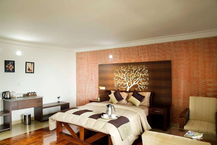 Room 5 of 33