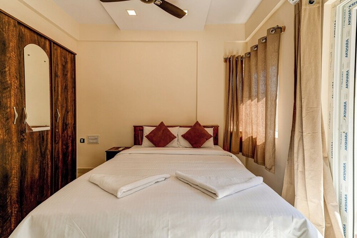Room 2 of 17