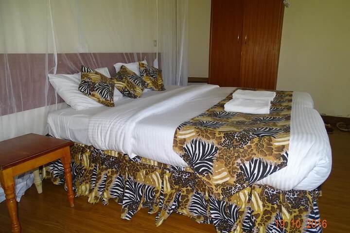 Room 9 of 36