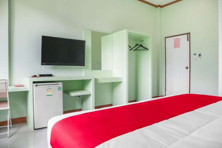 Room 9 of 33