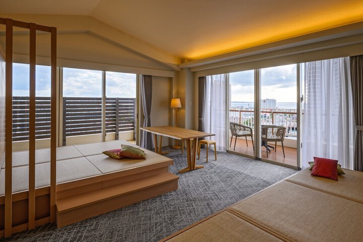 Room 4 of 40