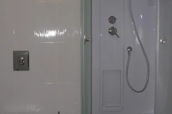 Room 8 of 13