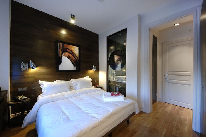 Room 2 of 54