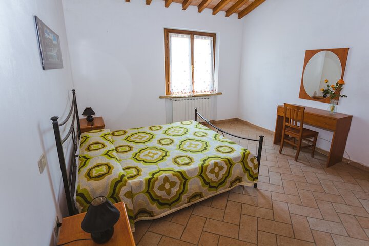 Room 8 of 32