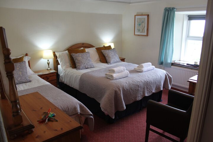 Room 16 of 50