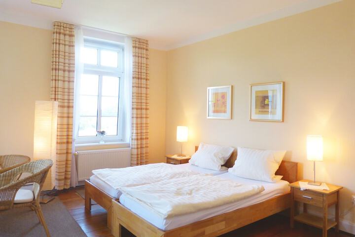 Room 5 of 33