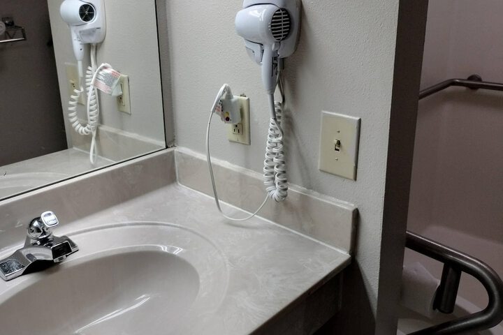 Room 112 of 190