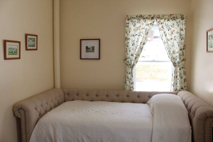 Room 35 of 107