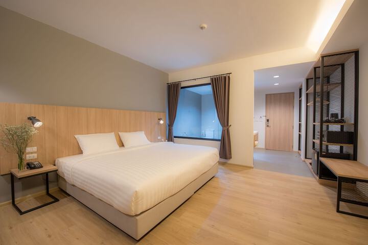Room 42 of 157