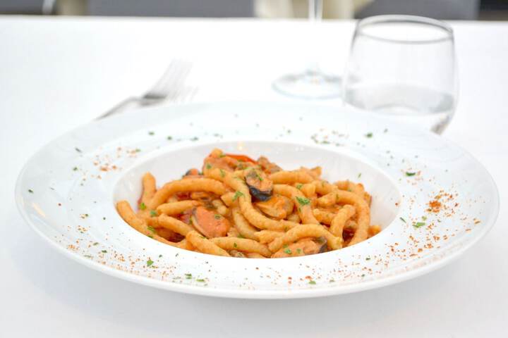 Dining 40 of 55