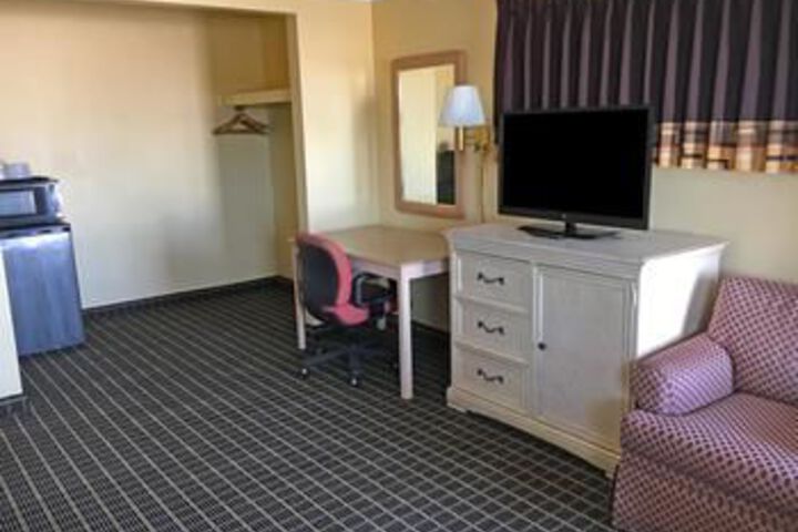 Room 33 of 42
