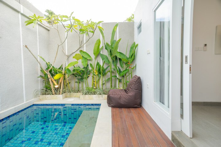 Pool 17 of 28
