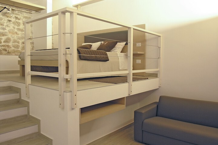 Room 26 of 28