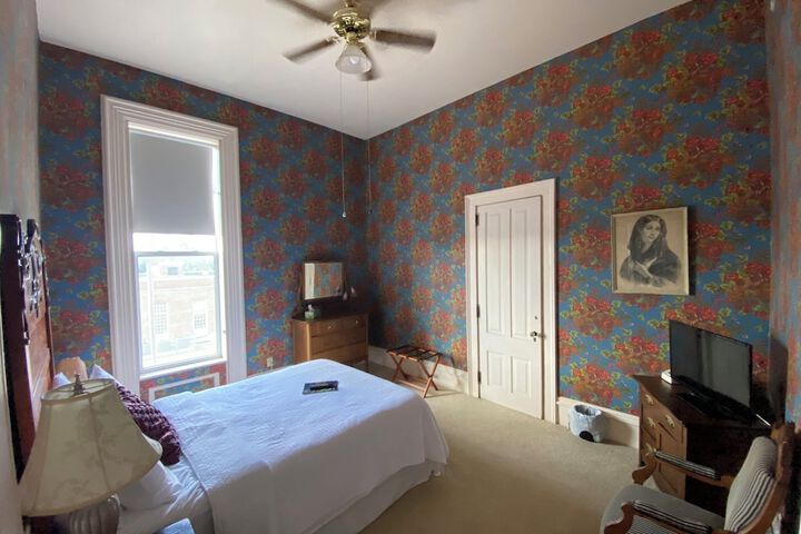 Basic Room 1 Queen Bed (7 of 18)