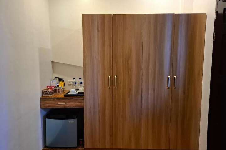 Room 27 of 112