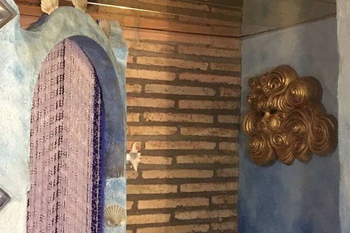Room 11 of 49