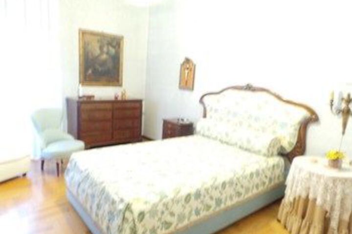 Room 7 of 15