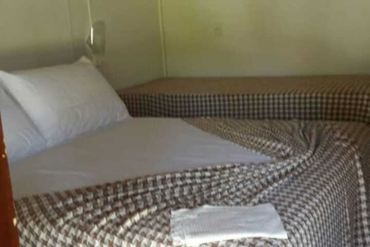 Room 10 of 99