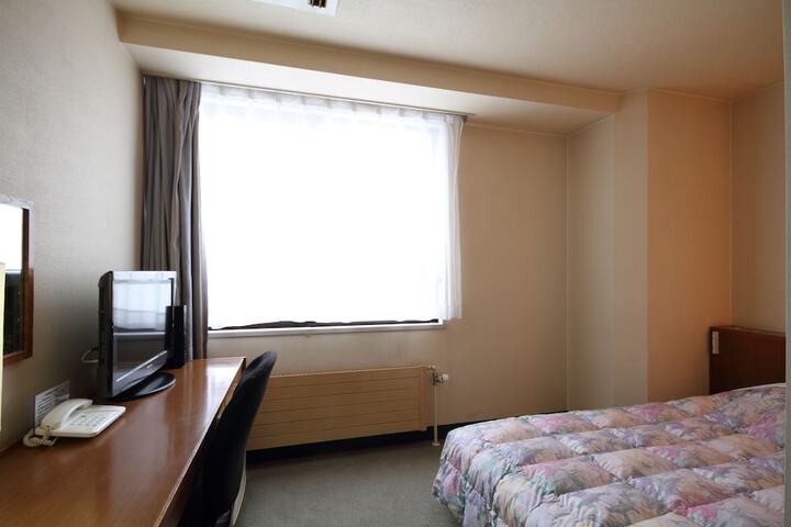 Room 12 of 42