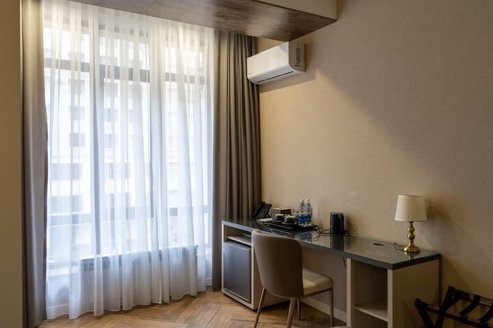 Room 27 of 66