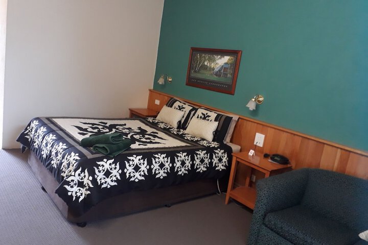 Room 3 of 62