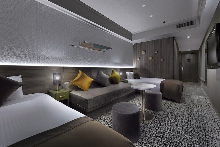Room 13 of 66