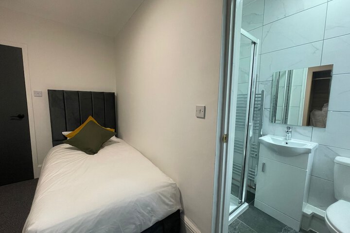 Room 83 of 129