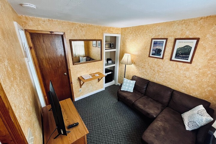 Room 47 of 106