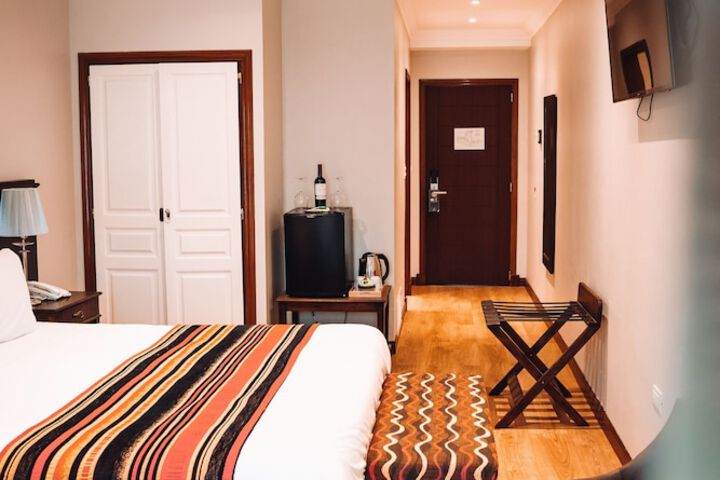 Room 18 of 66