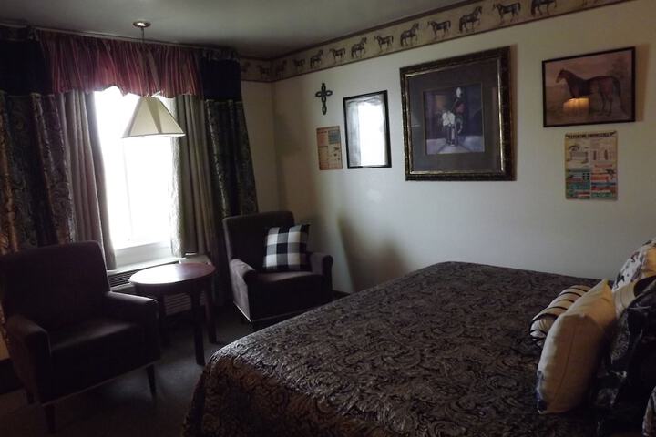 1 King Bed Hill View Ground Floor (7 of 42)