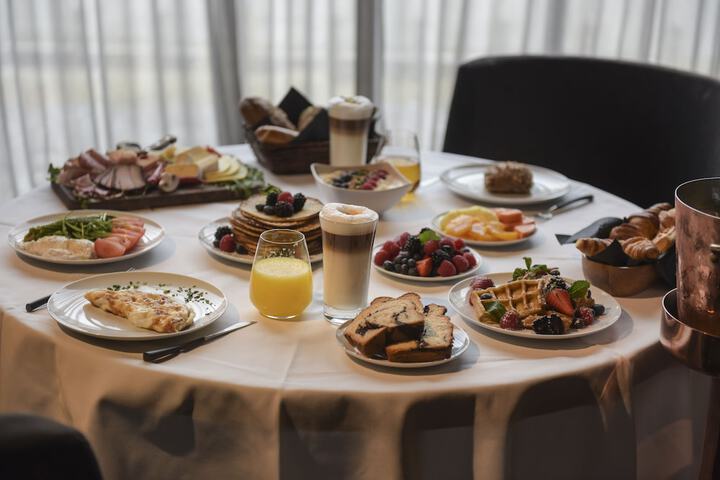 Breakfast/Coffee Service 103 of 126