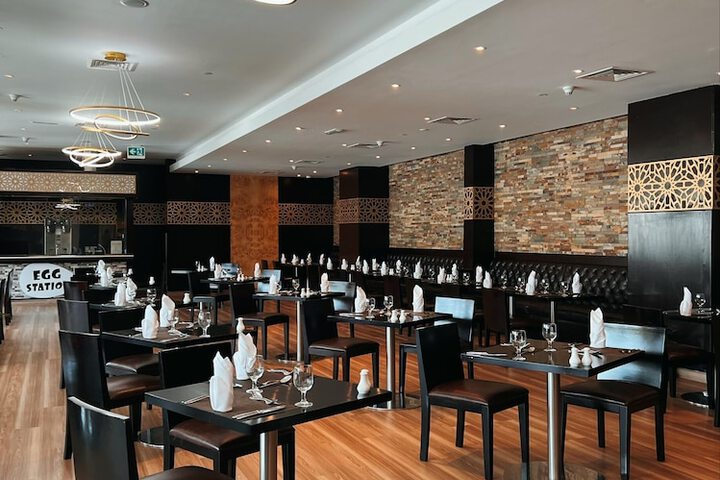 Dining 74 of 89
