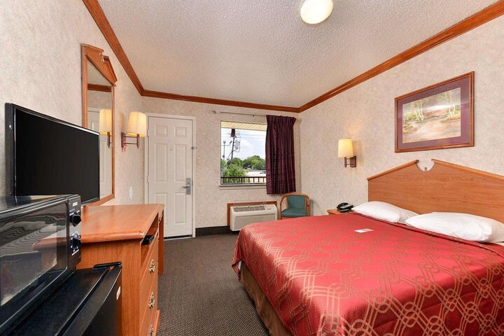 Room 5 of 14