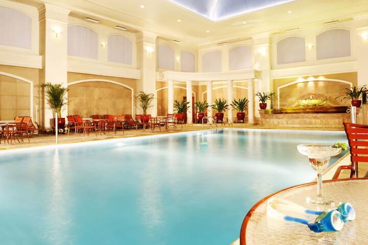Pool 98 of 175