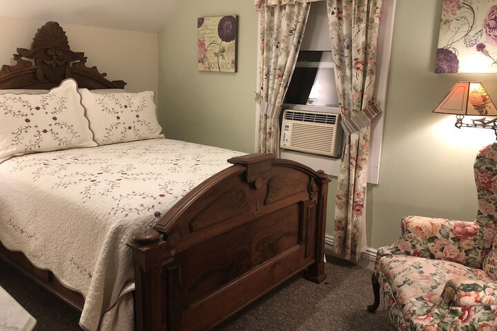 Room 3 of 62