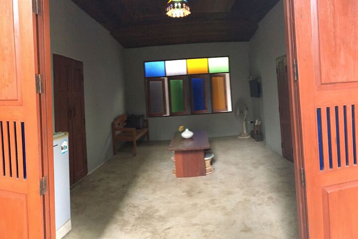 Room 6 of 19