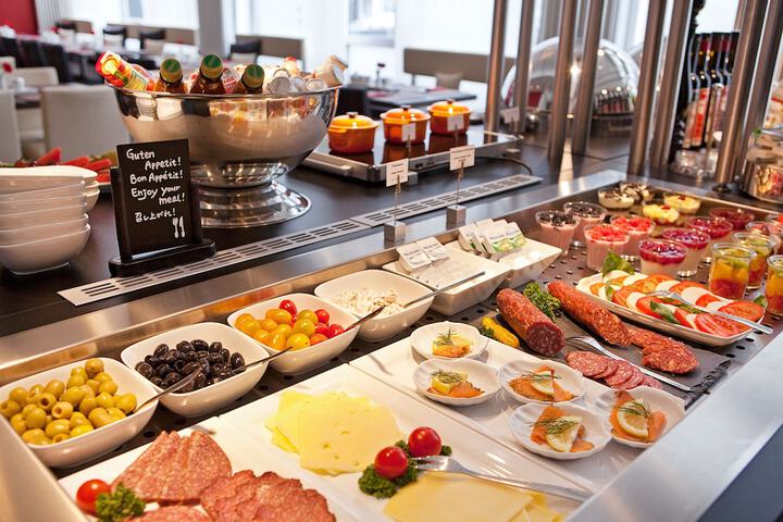 Breakfast/Coffee Service 45 of 62